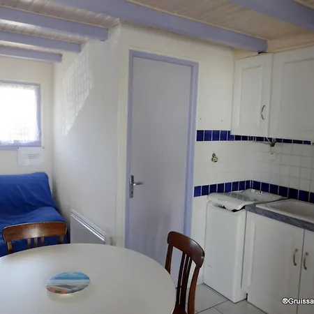 Cosy A 400m De La Avec Terrasse Et Parking - 2 Chambres, 4 Pers. - Fr-1-784-17 * Gruissan